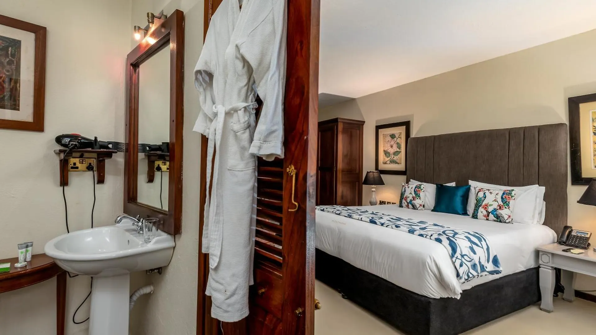 The Emin Pasha Hotel & Spa Kampala 5*,  Uganda